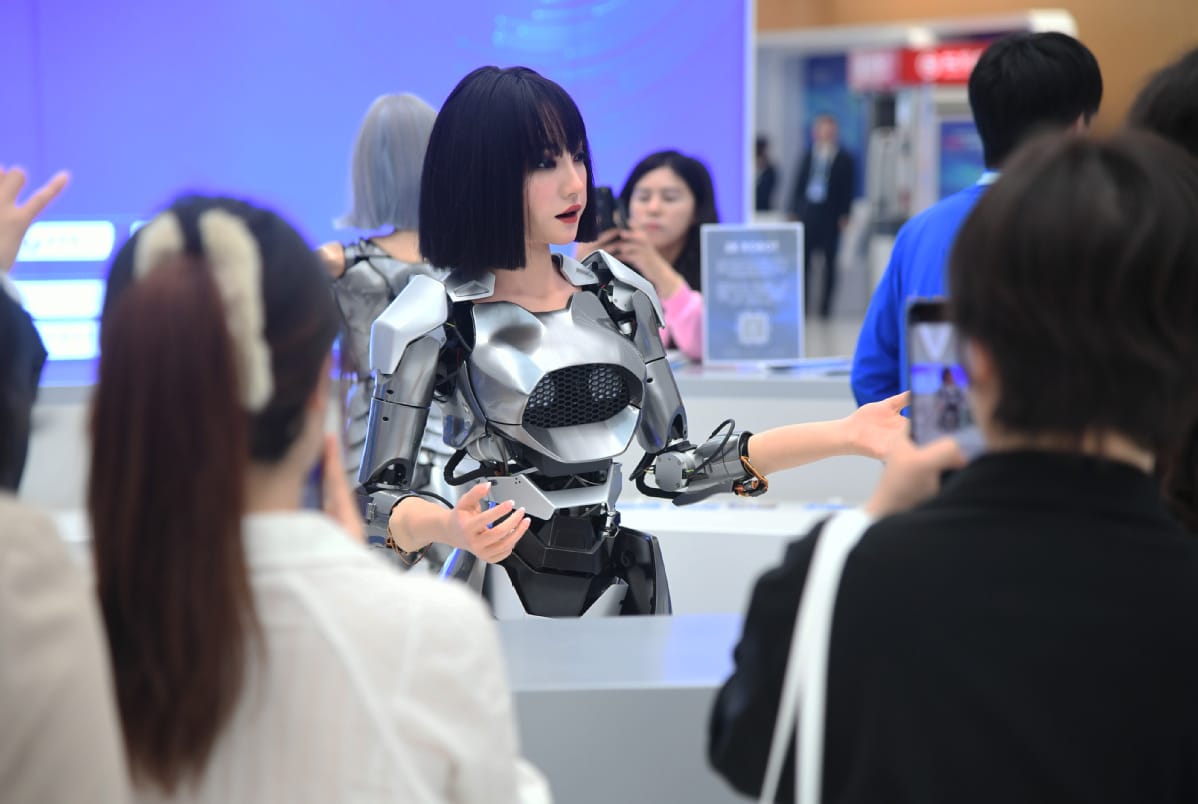 Revolutionary Flying Cars and Robot Baristas Steal the Show at the 2024 World Intelligence Expo!