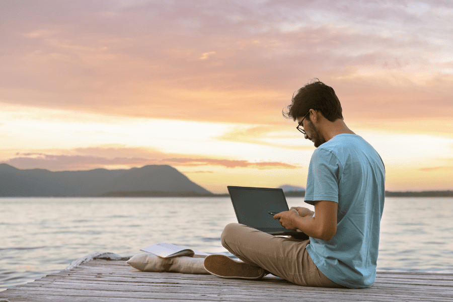 The Rise of Digital Nomadism: Embracing Freedom in the Modern Workforce